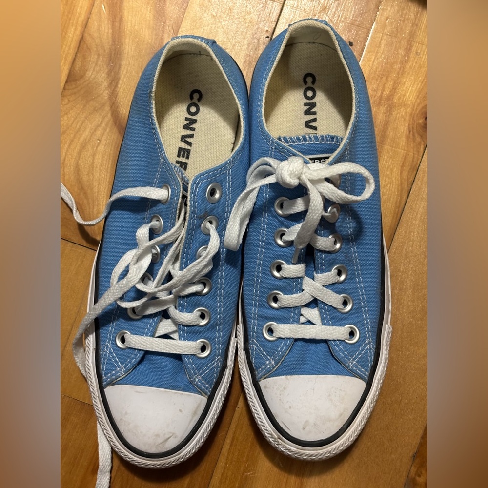 Converse Low Cut Blue Sneakers